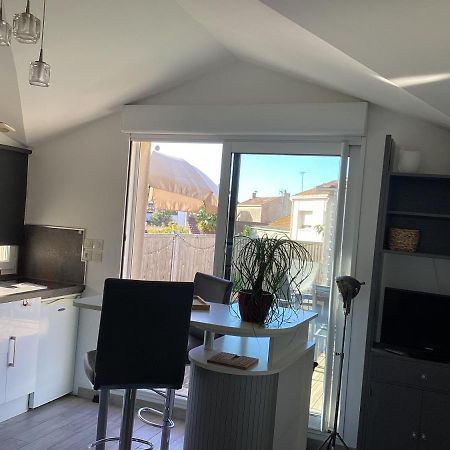 Chaleureux T2 30 M2 Et Sa Terrasse Bois 18 M2 Apartment ลาโรแชล ภายนอก รูปภาพ